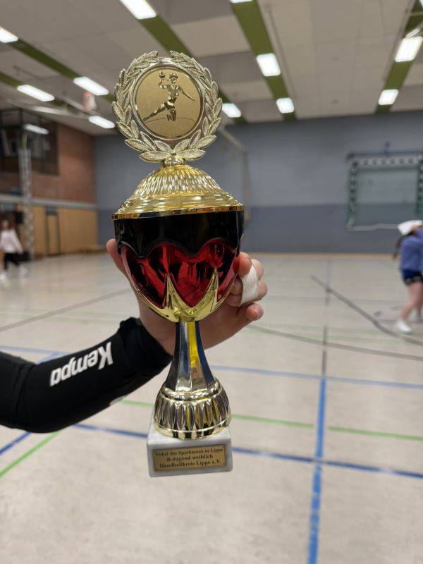 Kreispokalfeier der weiblichen B-Jugend und Spitzenspiel der Zwoten